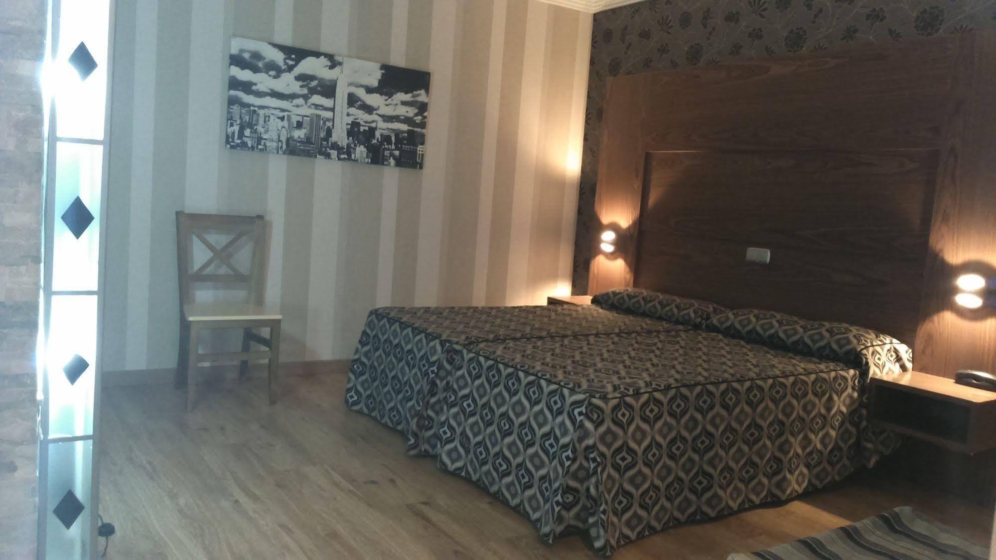 Hotel Ideal Villarrobledo Kültér fotó