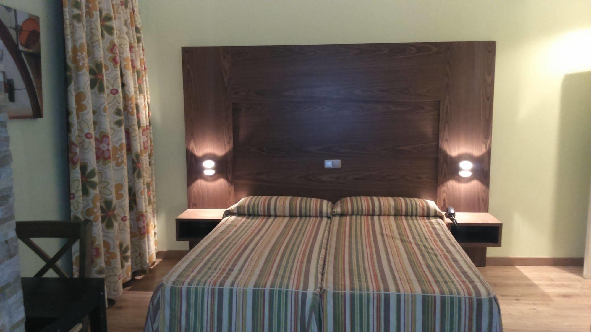 Hotel Ideal Villarrobledo Kültér fotó