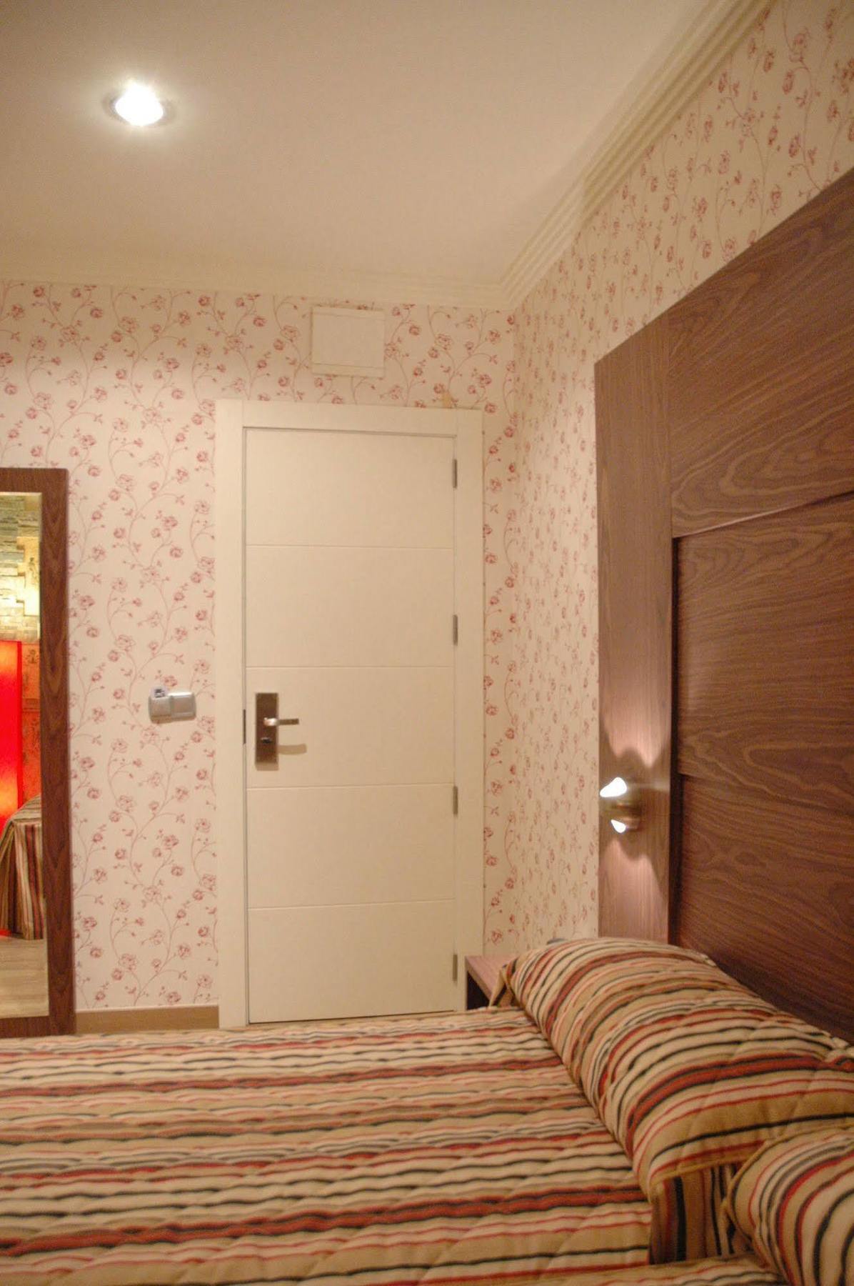 Hotel Ideal Villarrobledo Kültér fotó